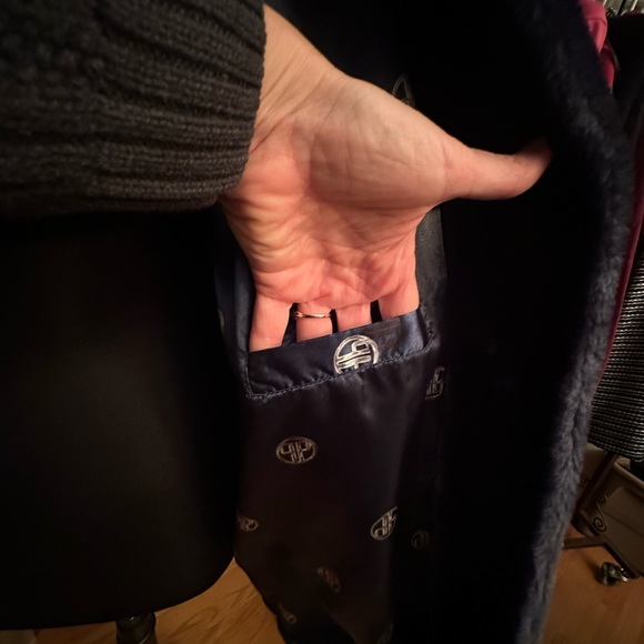 Dennis Basso faux fur coat - Picture 2 of 13